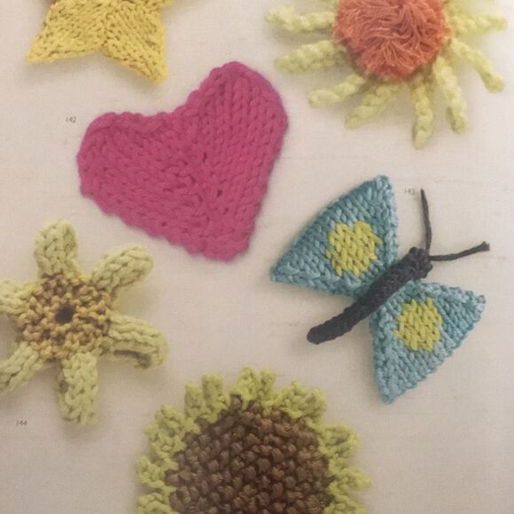 150 Knitted Trims Pattern Book by Lesley Stanford - Picture 9 of 16